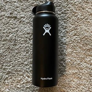 40oz Hydroflask wide mouth water bottle w straw lid